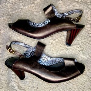 Clark’s Indigo brand..metallic peep-toe-size 11